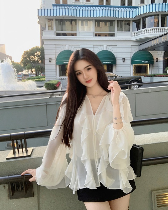 ‘Càn quét’ ngày hè với áo bèo nhún ‘Càn quét’ ngày hè với áo bèo nhún