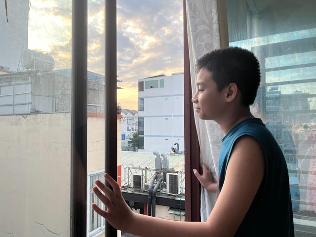 'Hậu sinh khả úy' nhà tôi lan tỏa tinh thần tiết kiệm điện - Ảnh 2.