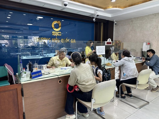 Siết mua bán vàng trái phép- Ảnh 2. Siết mua bán vàng trái phép- Ảnh 2.