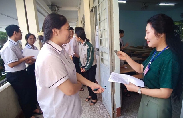 Bẫy lừa đảo tinh vi qua mạng trong mùa thi tốt nghiệp THPT Bẫy lừa đảo tinh vi qua mạng trong mùa thi tốt nghiệp THPT