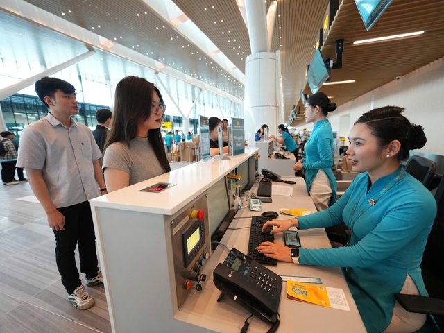 Cán bộ, công chức TP.HCM dừng đi công tác nước ngoài Cán bộ, công chức TP.HCM dừng đi công tác nước ngoài