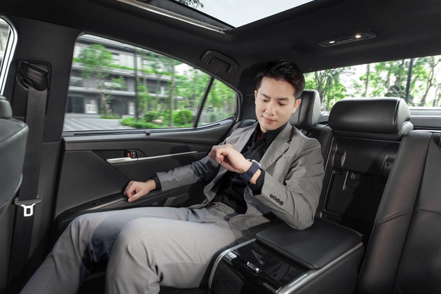 Toyota Camry thế hệ mới: Tối ưu hóa trải nghiệm lái xe cho doanh nhân Việt Toyota Camry thế hệ mới: Tối ưu hóa trải nghiệm lái xe cho doanh nhân Việt - Ảnh 3.
