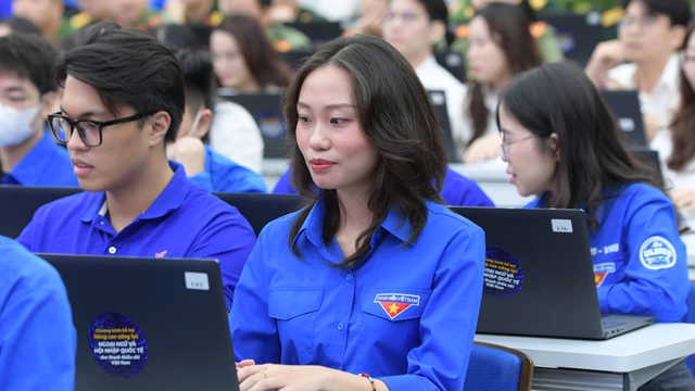 Olympic tiếng Anh 2025: Cán bộ trẻ Việt Nam vươn ra thế giới - Ảnh 3. Olympic tiếng Anh 2025: Cán bộ trẻ Việt Nam vươn ra thế giới - Ảnh 3.