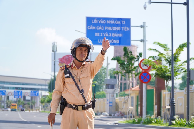 Ô tô, xe máy đi vào nhà ga T3 sân bay Tân Sơn Nhất thế nào? Ô tô, xe máy đi vào nhà ga T3 sân bay Tân Sơn Nhất thế nào?