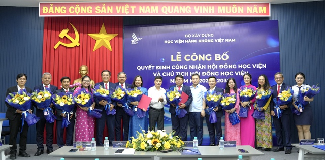 Tổng giám đốc Vietnam Airlines tham gia Hội đồng Học viện Hàng không Việt Nam Tổng giám đốc Vietnam Airlines tham gia Hội đồng Học viện Hàng không Việt Nam