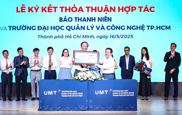 Báo Thanh Niên và Trường ĐH Quản lý và công nghệ TP.HCM ký kết hợp tác - Ảnh 2.