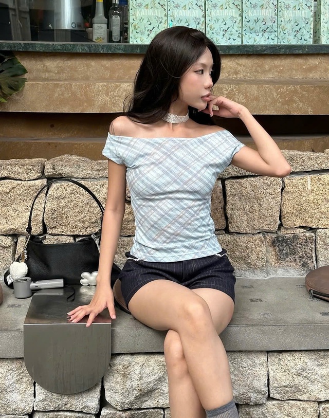 Thiết kế trễ vai chinh phục mọi cô nàng với vẻ ngoài quyến rũ - Ảnh 3.