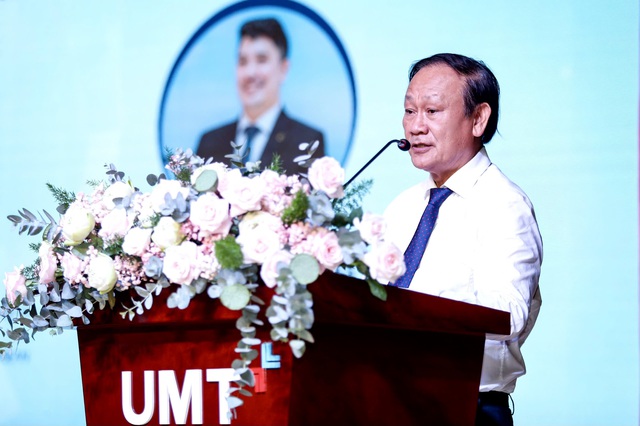 Báo Thanh Niên và Trường ĐH Quản lý và công nghệ TP.HCM ký kết hợp tác - Ảnh 4.