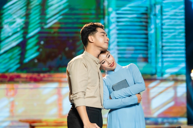‘Bóng hồng’ trong ca khúc ‘Tình đẹp mùa chôm chôm’ của nhạc sĩ Giao Tiên là ai? ‘Bóng hồng’ trong ca khúc ‘Tình đẹp mùa chôm chôm’ của nhạc sĩ Giao Tiên là ai?