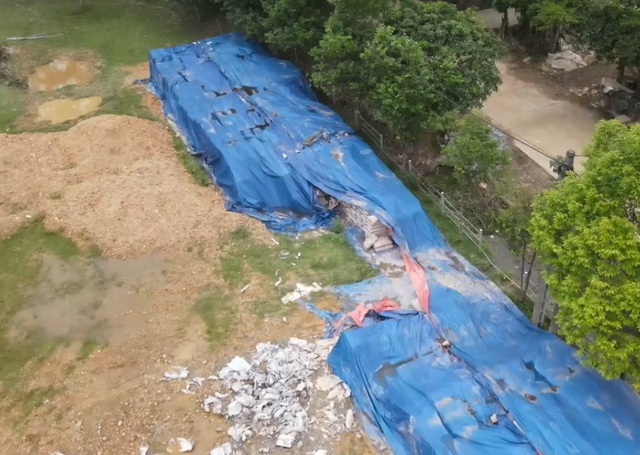 210 tấn xi măng bị hư hỏng do phơi mưa nắng 210 tấn xi măng bị hư hỏng do phơi mưa nắng