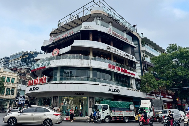 Hà Nội lùi tiến độ phá dỡ tòa nhà ‘hàm cá mập’ Hà Nội lùi tiến độ phá dỡ tòa nhà ‘hàm cá mập’