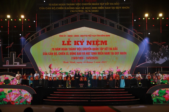 Bình Định tổ chức lễ kỷ niệm 70 năm hoàn thành chuyển quân tập kết ra Bắc Bình Định tổ chức lễ kỷ niệm 70 năm hoàn thành chuyển quân tập kết ra Bắc