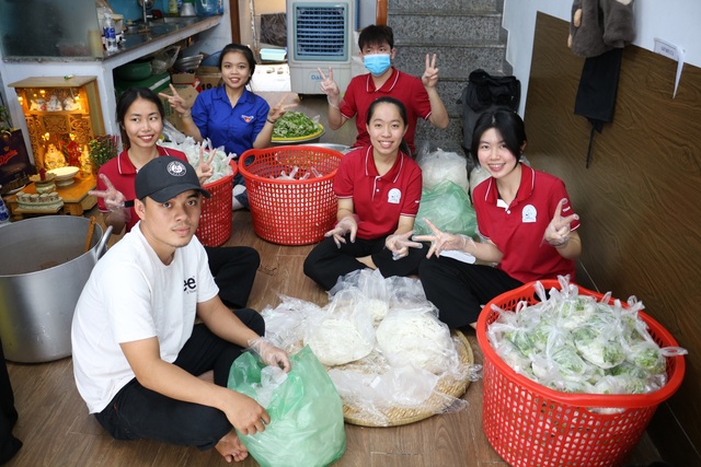 Chàng trai ‘gieo nụ cười’ giữa đời thường Chàng trai ‘gieo nụ cười’ giữa đời thường