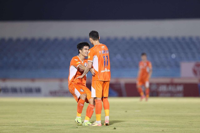 Bảng xếp hạng V-League mới nhất: 'Nghẹt thở' cuộc đua trụ hạng, HAGL tốp 8 vẫn nguy cơ- Ảnh 2. Bảng xếp hạng V-League mới nhất: 'Nghẹt thở' cuộc đua trụ hạng, HAGL tốp 8 vẫn nguy cơ- Ảnh 2.