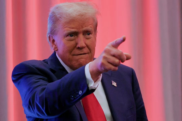 Ông Trump nói cựu giám đốc FBI ‘kêu gọi ám sát’ bằng dãy số 8647 Ông Trump nói cựu giám đốc FBI ‘kêu gọi ám sát’ bằng dãy số 8647