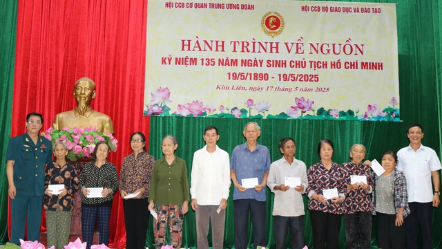 Hội Cựu chiến binh cơ quan T.Ư Đoàn hoạt động ý nghĩa trên quê Bác - Ảnh 3.