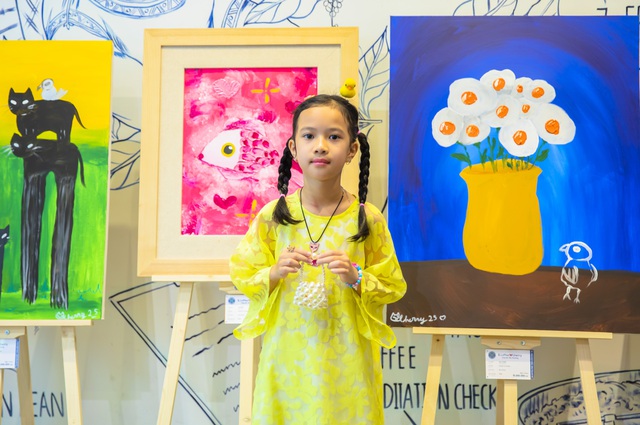 Cô bé 9 tuổi Cherry trích doanh thu triển lãm tranh làm thiện nguyện Cô bé 9 tuổi Cherry trích doanh thu triển lãm tranh làm thiện nguyện