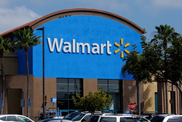 Ông Trump nói Walmart nên ‘ăn thuế’ thay vì tăng giá hàng hóa Ông Trump nói Walmart nên ‘ăn thuế’ thay vì tăng giá hàng hóa