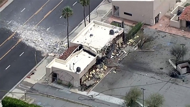 Nổ bom chết người tại phòng khám ở California, FBI cho là ‘khủng bố’ Nổ bom chết người tại phòng khám ở California, FBI cho là ‘khủng bố’
