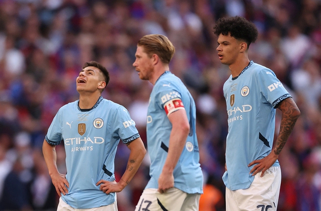 Khép lại cả một kỷ nguyên vinh quang của Man.City- Ảnh 1.