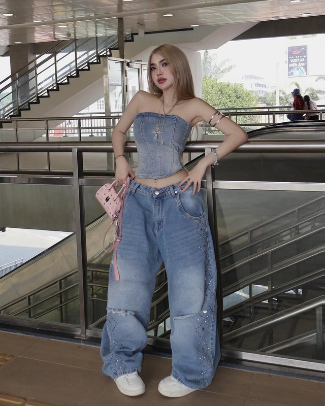 Trẻ trung và năng động với áo corset ngày hè- Ảnh 5. Trẻ trung và năng động với áo corset ngày hè- Ảnh 5.
