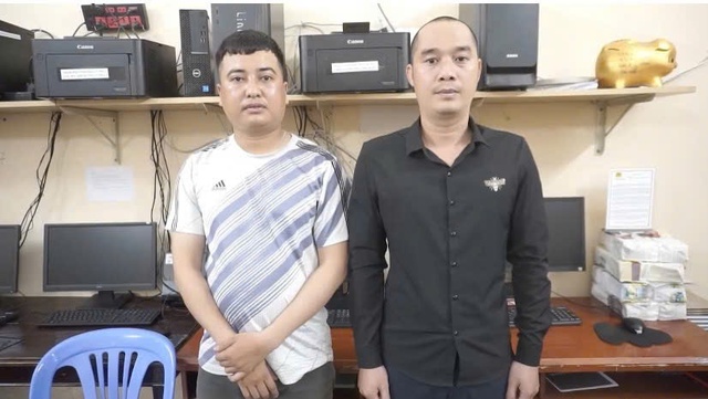 Công an TP.HCM bắt 2 nghi phạm cho sinh viên vay nặng lãi lên đến 360%/năm Công an TP.HCM bắt 2 nghi phạm cho sinh viên vay nặng lãi lên đến 360%/năm