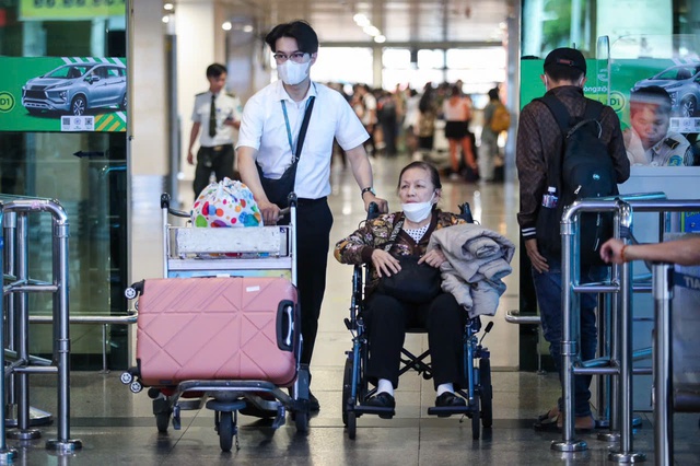 Ai được sử dụng cửa xuất nhập cảnh tự động tại sân bay Việt Nam? - Ảnh 2.
