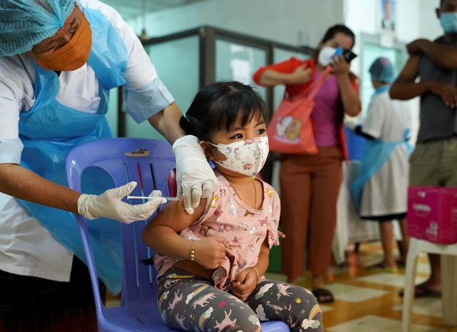 Campuchia khuyến cáo người dân nắm bắt cơ hội tránh 'đợt bùng phát Covid-19' - Ảnh 1.