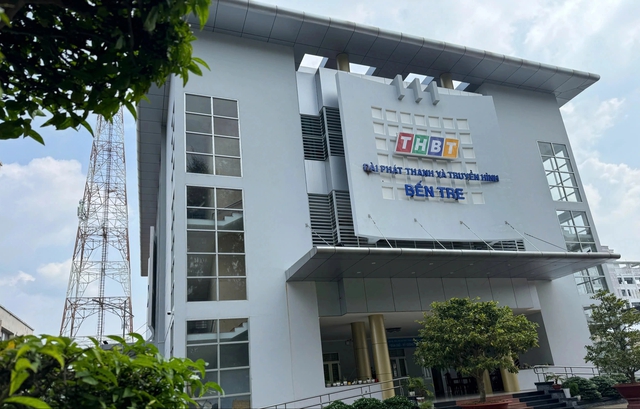 ‘Khánh kiệt’ tài chính, Đài PT-TH Bến Tre nợ lương và nhuận bút nhiều tháng ‘Khánh kiệt’ tài chính, Đài PT-TH Bến Tre nợ lương và nhuận bút nhiều tháng