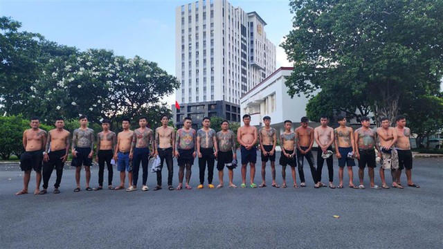 Bộ Công an bắt nhóm giang hồ ở Tiền Giang và Long An, thu nhiều súng đạn- Ảnh 2. Bộ Công an bắt nhóm giang hồ ở Tiền Giang và Long An, thu nhiều súng đạn- Ảnh 2.