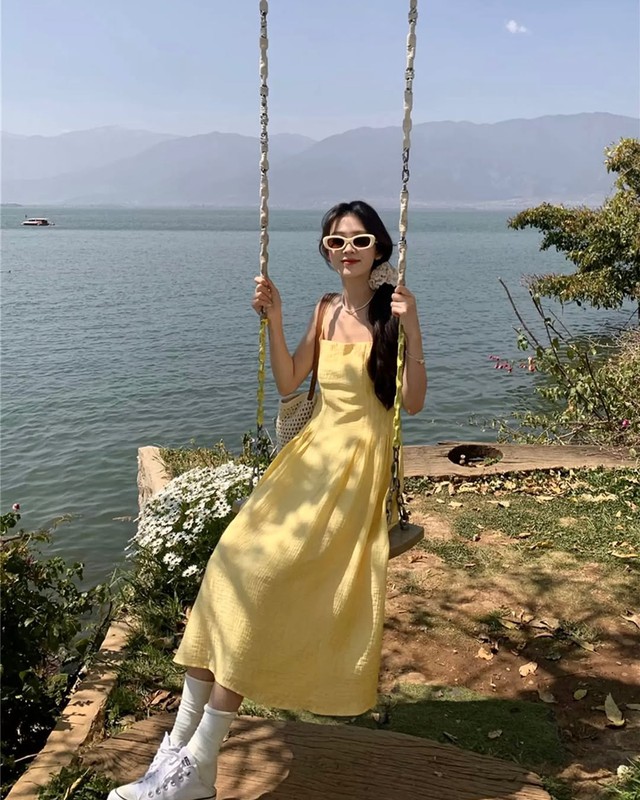 Thời trang đơn sắc lên ngôi, 'chất' từ ánh nhìn đầu tiên- Ảnh 1. Thời trang đơn sắc lên ngôi, 'chất' từ ánh nhìn đầu tiên- Ảnh 1.