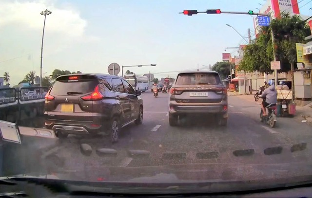 Vi phạm giao th&ocirc;ng: Đừng nghĩ sẽ tho&aacute;t! - Ảnh 1.