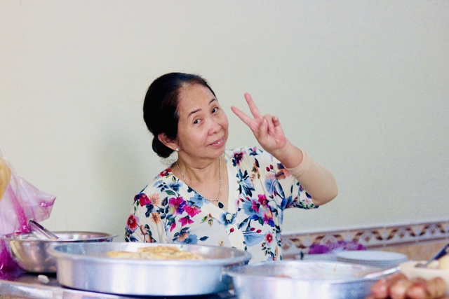 Chủ quán cơm tấm nghỉ bán đi Úc nhiều tháng: Dân mạng nói bán vì đam mê   - Ảnh 4.