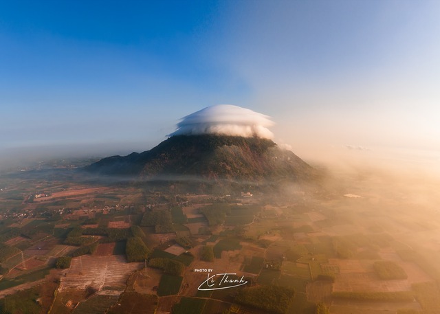 S&aacute;ng nay 'm&acirc;y đĩa bay trở lại n&uacute;i B&agrave; Đen': D&acirc;n mạng th&iacute;ch th&uacute; chia sẻ - Ảnh 3.