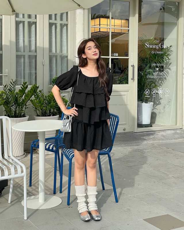 Thời trang đơn sắc lên ngôi, 'chất' từ ánh nhìn đầu tiên- Ảnh 6. Thời trang đơn sắc lên ngôi, 'chất' từ ánh nhìn đầu tiên- Ảnh 6.