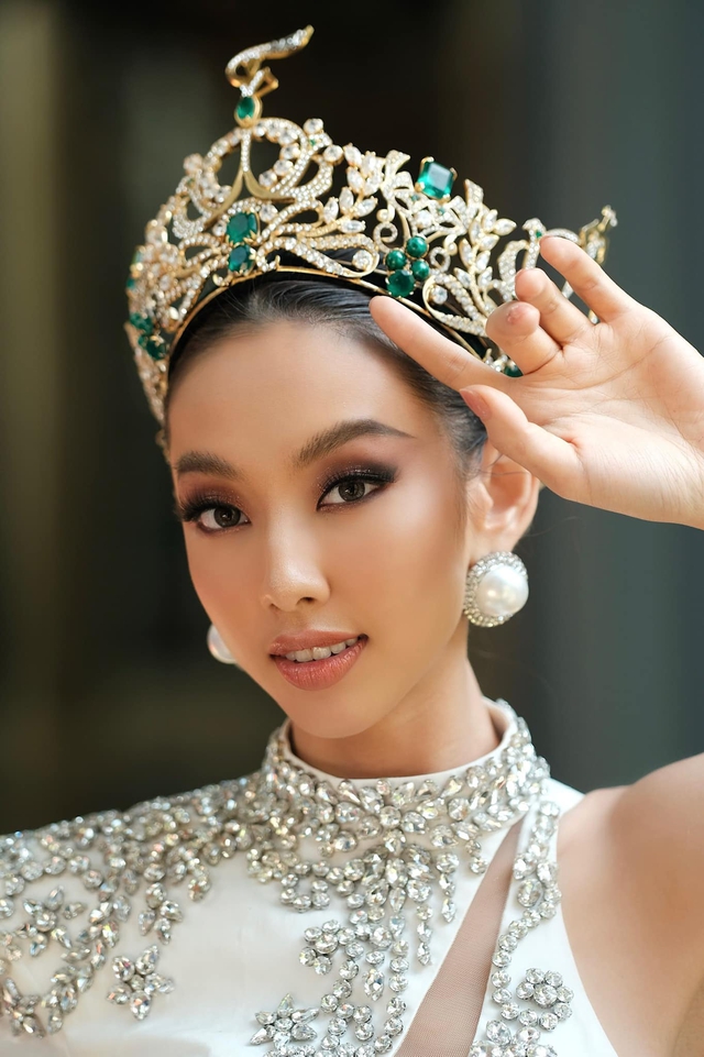 

Fan sắc đẹp quốc tế bàn luận sôi nổi về bê bối của Thùy Tiên: 'Thật đáng xấu hổ khi bán hàng giả và lừa đảo khách hàng', 'Thật nực cười, cô ấy từng hành động như thiên thần nhưng thực tế lại là kẻ lừa đảo', 'Miss Grand International đầu tiên bị bắt'...  
