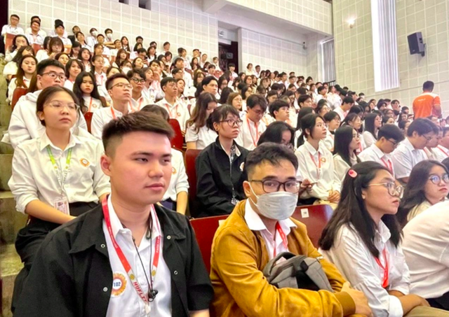Học gì hôm nay để không bị AI thay thế ngày mai? - Ảnh 1.