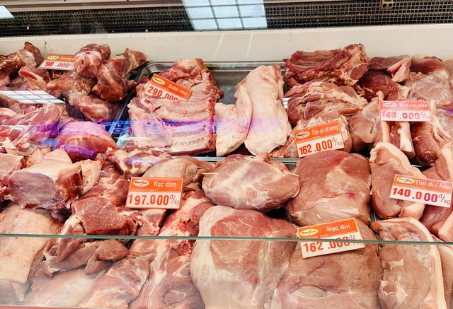 Giá heo hơi hôm nay 3.5.2025: Tiếp tục mất đỉnh- Ảnh 1.