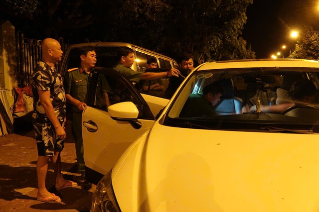 Bình Thuận: Công an vây quán bar Parinight , tạm giữ 42 người sử dụng ma túy - Ảnh 5.