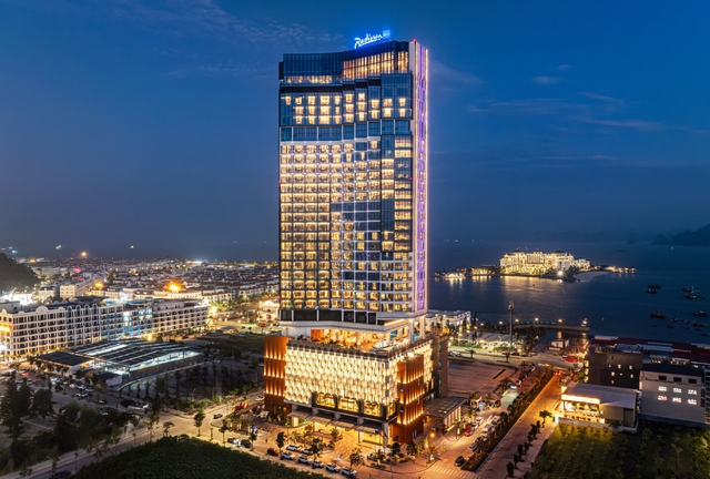 Radisson Blu Hạ Long Bay: Biểu tượng nghệ thuật giữa kỳ quan Vịnh Hạ Long - Ảnh 2.