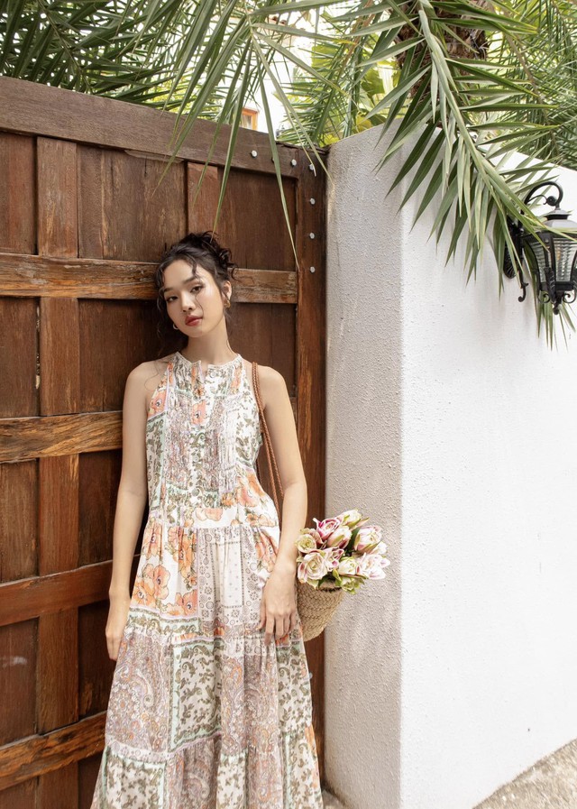Mùa hè rực rỡ với ‘floral revival’ và họa tiết hoa vintage