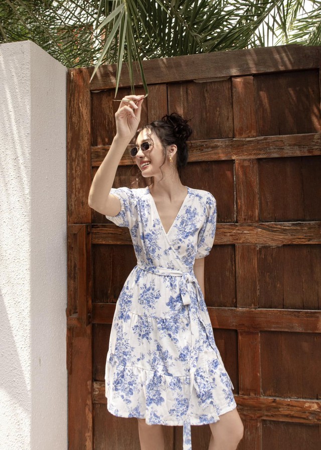 Mùa hè rực rỡ với 'floral revival' và họa tiết hoa vintage- Ảnh 2.