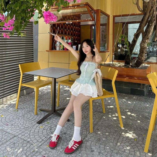 Đẹp mê ly với những bản phối cùng sắc trắng ngày hè- Ảnh 4.
