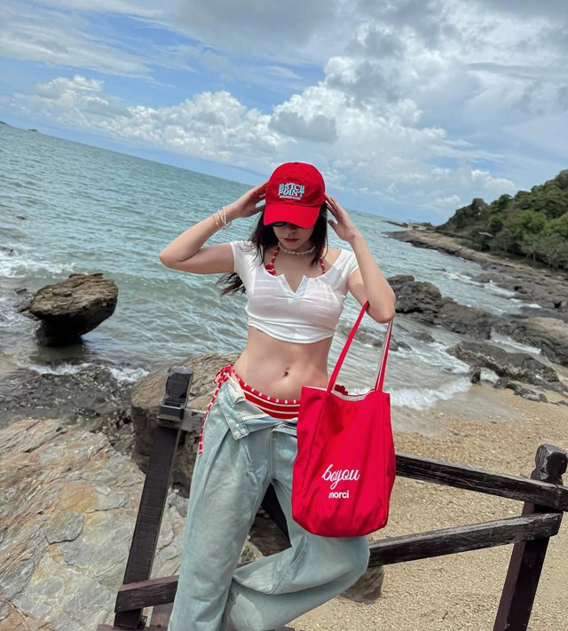 Chọn túi xách đi biển ‘chuẩn gu’ khoe cá tính- Ảnh 4. Chọn túi xách đi biển ‘chuẩn gu’ khoe cá tính- Ảnh 4.