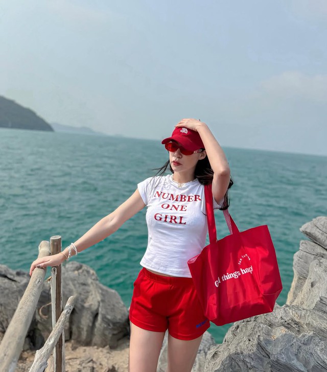 Chọn túi xách đi biển ‘chuẩn gu’ khoe cá tính- Ảnh 6. Chọn túi xách đi biển ‘chuẩn gu’ khoe cá tính- Ảnh 6.