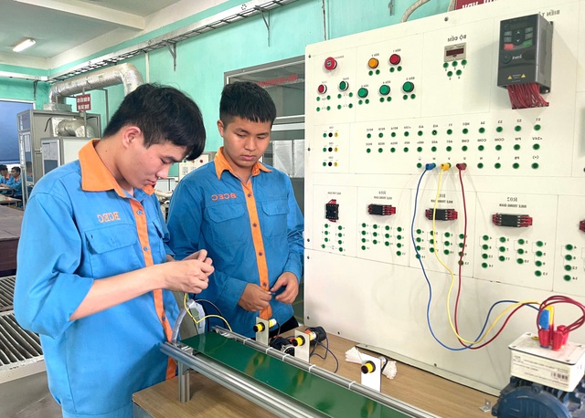Nguồn tuyển ngày càng ít, tìm giải pháp cho trường nghề Nguồn tuyển ngày càng ít, tìm giải pháp cho trường nghề