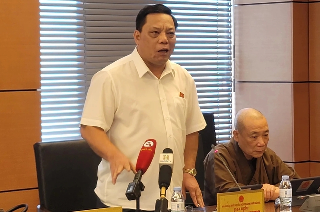 ‘Thuốc giả, bác sĩ giả, chỉ con tôi chết là thật’