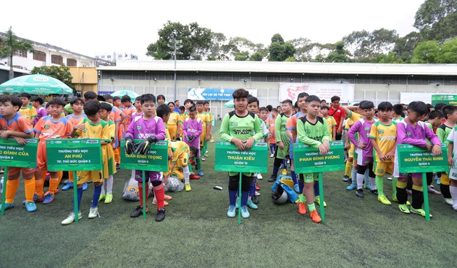 Ph&aacute;t hiện t&agrave;i năng trẻ th&ocirc;ng qua b&oacute;ng đ&aacute; học đường TP.HCM - Ảnh 1.