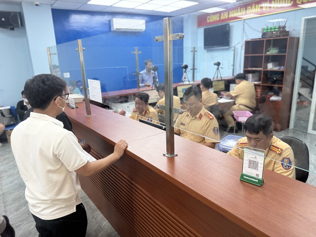 CSGT thu hồi và hủy bỏ bằng lái xe trong trường hợp nào? - Ảnh 3.