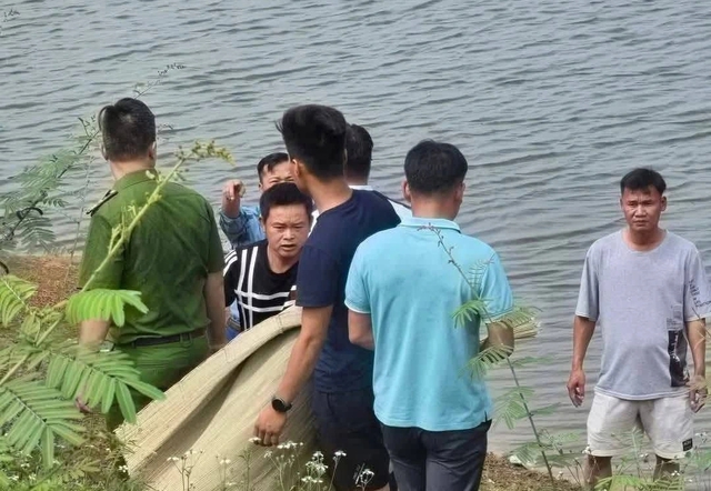 2 sinh viên tử vong khi quay clip về cứu người tự tử 2 sinh viên tử vong khi quay clip về cứu người tự tử